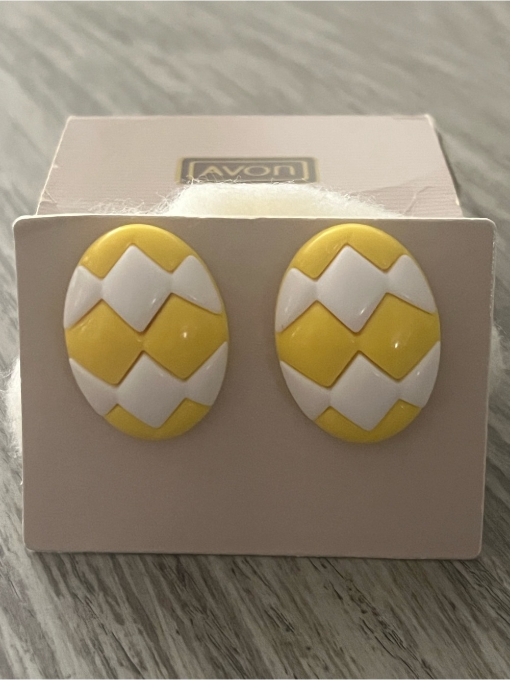 Vintage Avon Sunsations Lucite Earrings with Original Box | 1980s Fashion - Picture 4 of 9